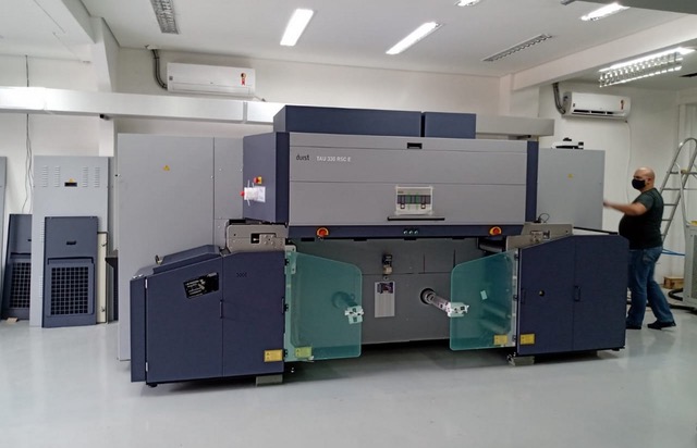 Tau330RSC_E_at_Megalabel