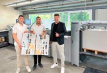 Heidelberg Print Technology Speeds Up Business’s Production Pius and Marius Müller, Druckhaus Müller OHG, with Mirco Klumpp from Heidelberger Druckmaschinen Vertrieb Deutschland GmbH.