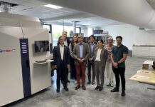 Screen Customer Installs Label Press Screen Customer Installs Label Press